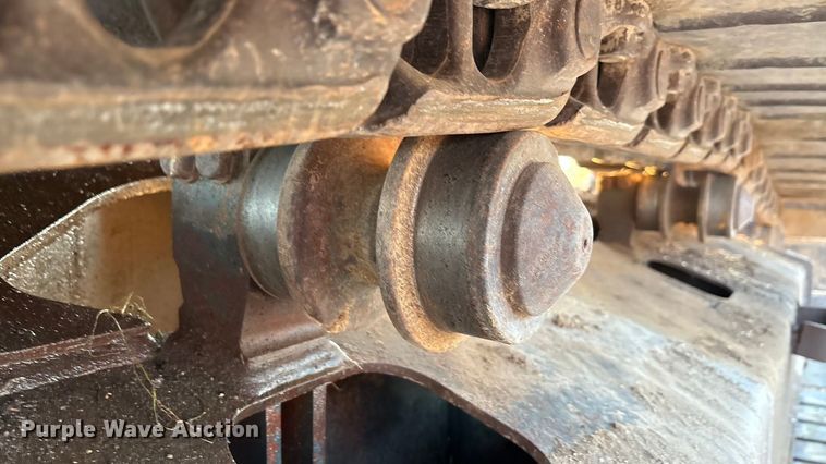 image for item ED5857 2011 Komatsu PC200LC-8 excavator