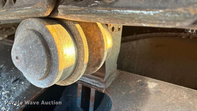 image for item ED5857 2011 Komatsu PC200LC-8 excavator