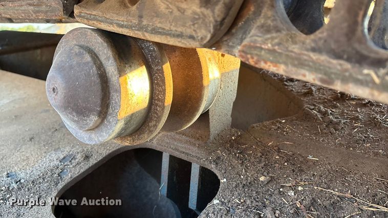 image for item ED5857 2011 Komatsu PC200LC-8 excavator