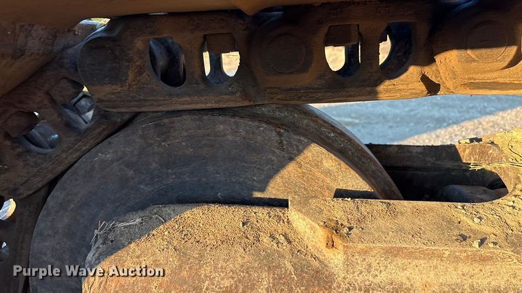 image for item ED5857 2011 Komatsu PC200LC-8 excavator