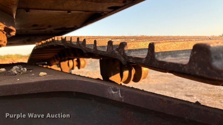 image for item ED5857 2011 Komatsu PC200LC-8 excavator