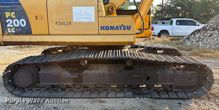image for item ED5857 2011 Komatsu PC200LC-8 excavator