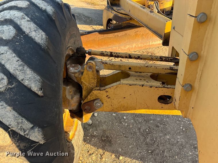 image for item ED5858 2000 John Deere 670CH motor grader