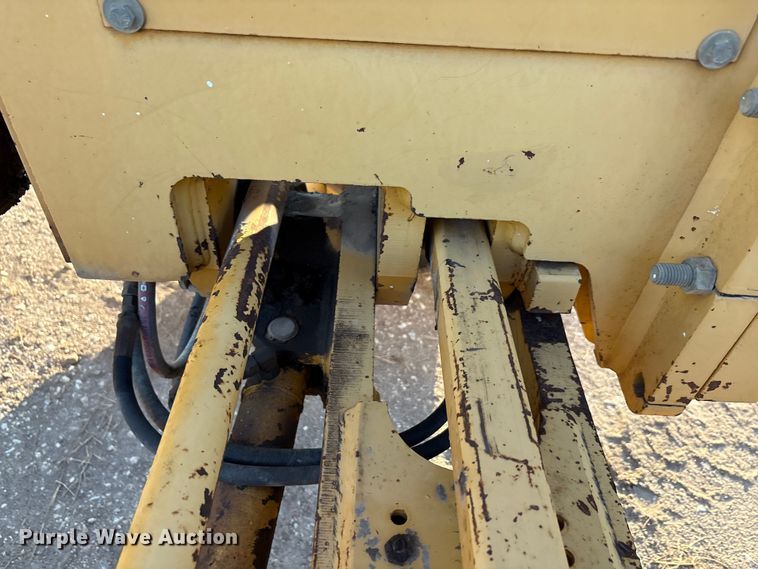 image for item ED5858 2000 John Deere 670CH motor grader