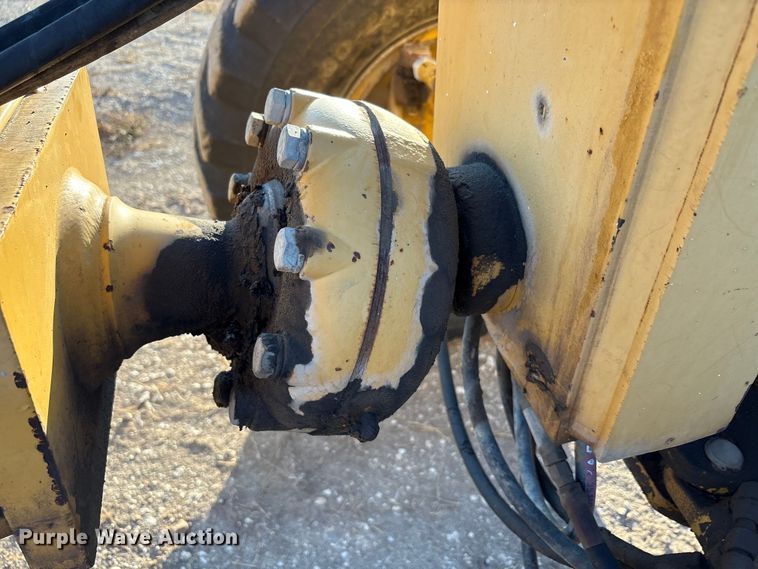 image for item ED5858 2000 John Deere 670CH motor grader