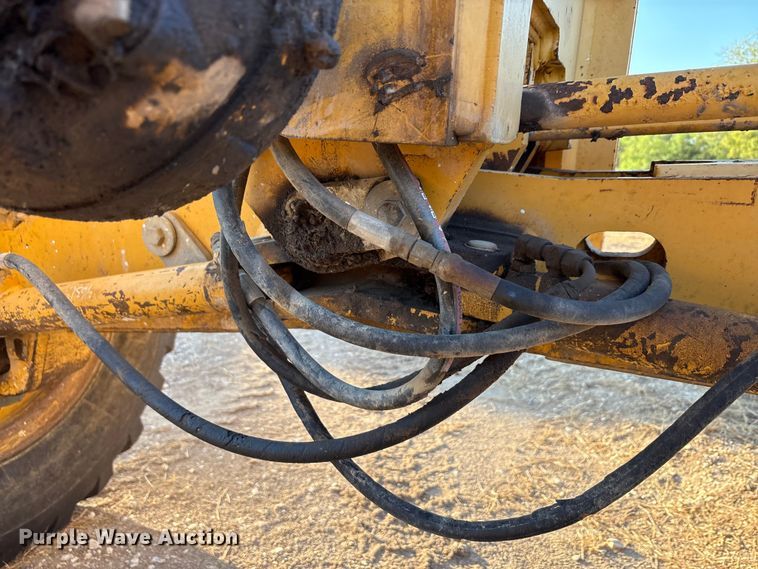 image for item ED5858 2000 John Deere 670CH motor grader