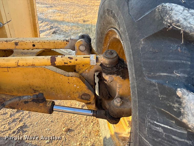 image for item ED5858 2000 John Deere 670CH motor grader