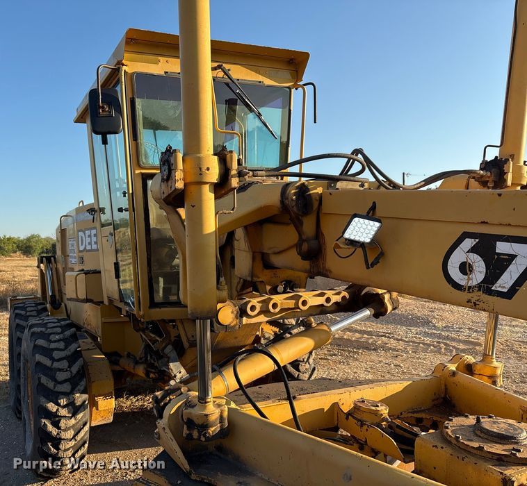 image for item ED5858 2000 John Deere 670CH motor grader