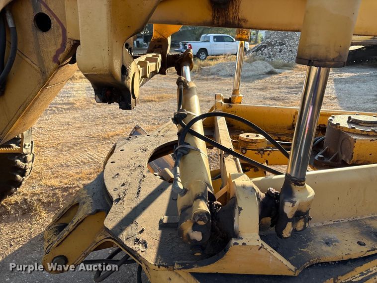 image for item ED5858 2000 John Deere 670CH motor grader