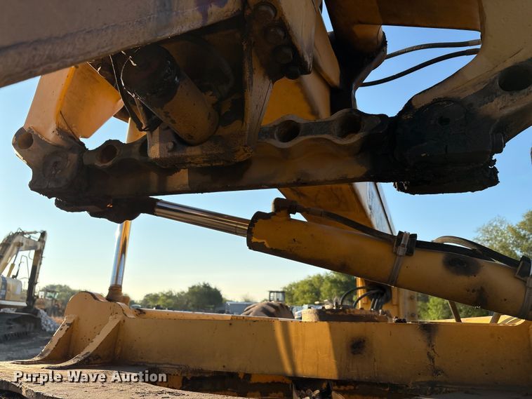 image for item ED5858 2000 John Deere 670CH motor grader