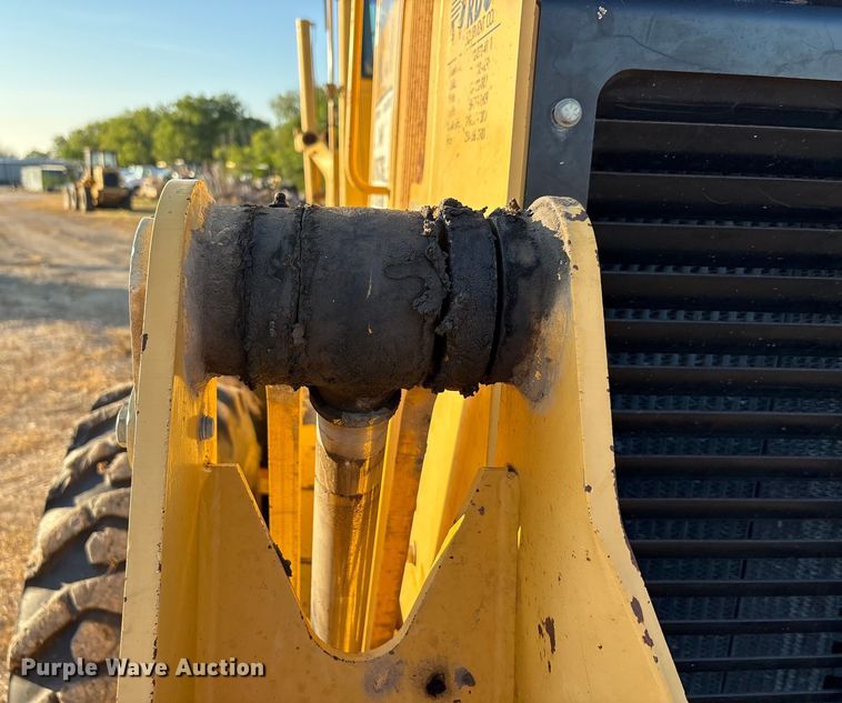 image for item ED5858 2000 John Deere 670CH motor grader