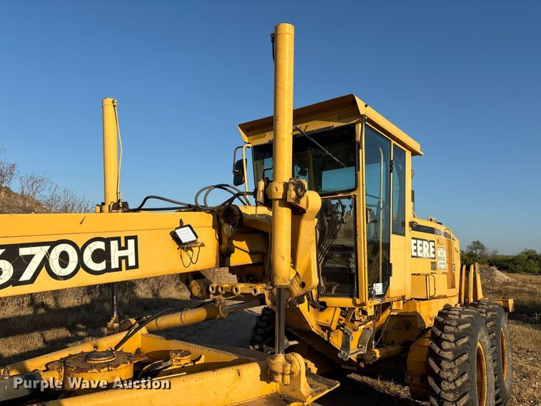 image for item ED5858 2000 John Deere 670CH motor grader