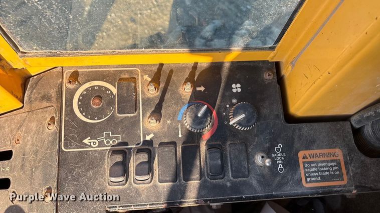 image for item ED5858 2000 John Deere 670CH motor grader