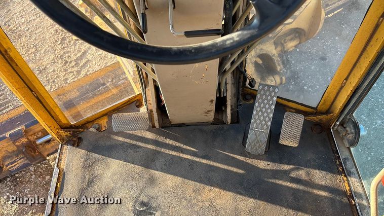 image for item ED5858 2000 John Deere 670CH motor grader