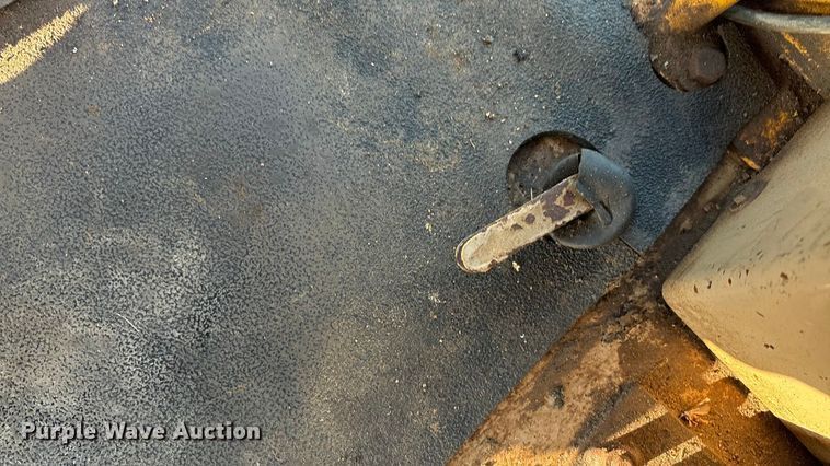 image for item ED5858 2000 John Deere 670CH motor grader