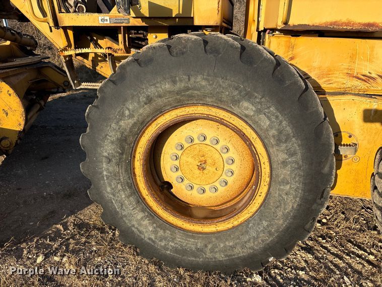 image for item ED5858 2000 John Deere 670CH motor grader