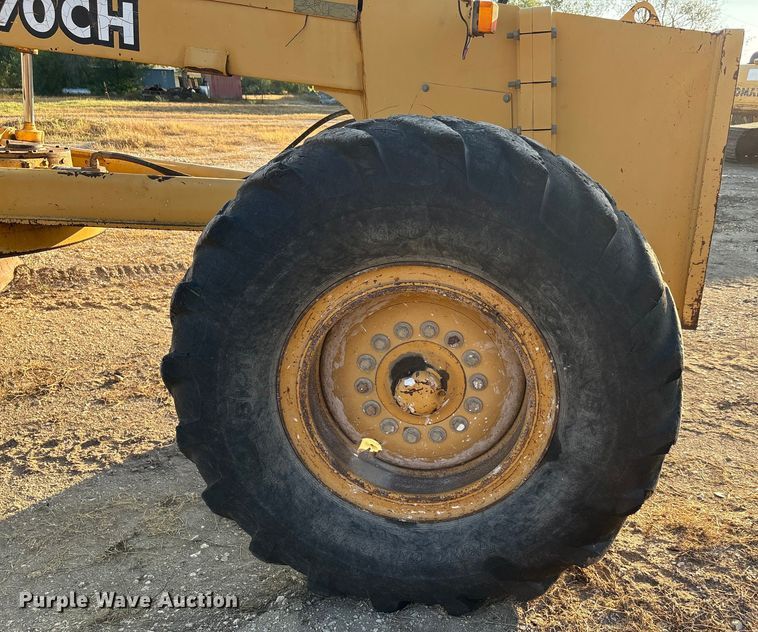 image for item ED5858 2000 John Deere 670CH motor grader