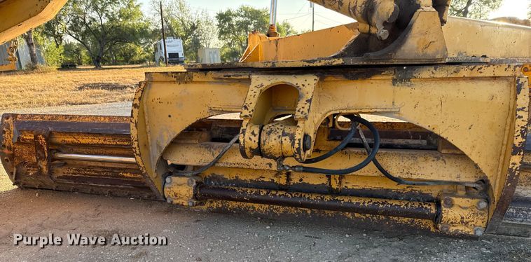 image for item ED5859 1995 John Deere 670B motor grader