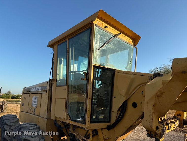 image for item ED5859 1995 John Deere 670B motor grader