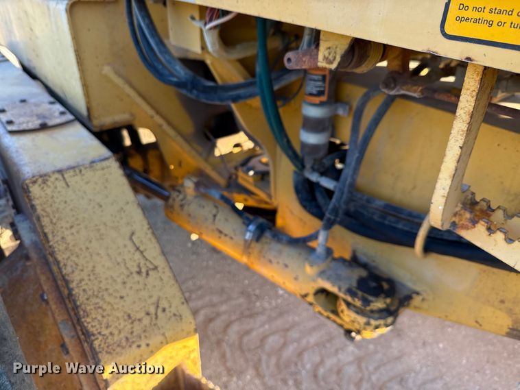 image for item ED5859 1995 John Deere 670B motor grader