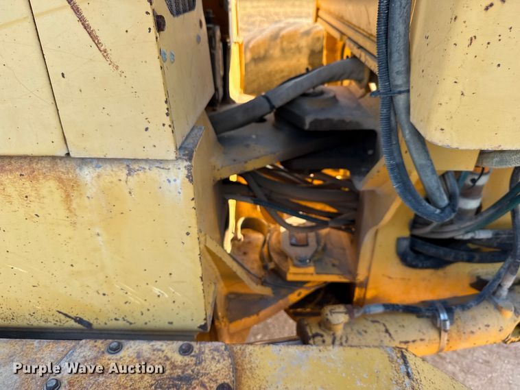 image for item ED5859 1995 John Deere 670B motor grader