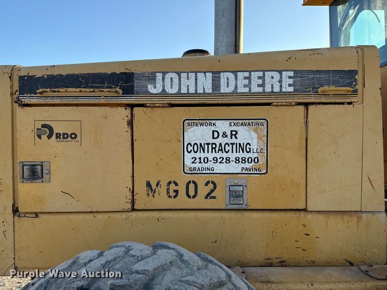 image for item ED5859 1995 John Deere 670B motor grader