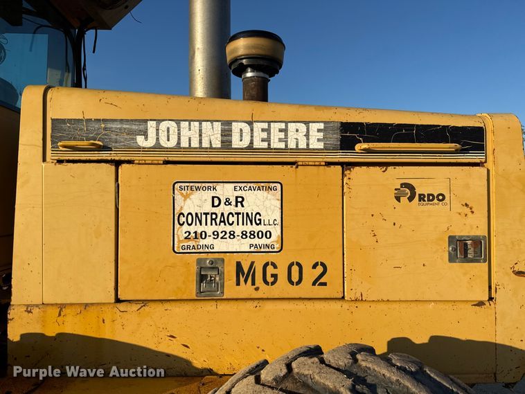 image for item ED5859 1995 John Deere 670B motor grader