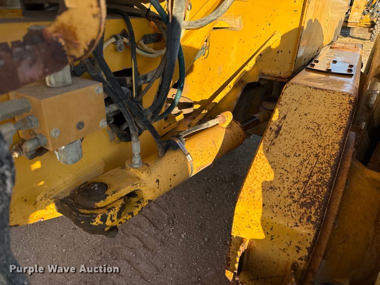 image for item ED5859 1995 John Deere 670B motor grader