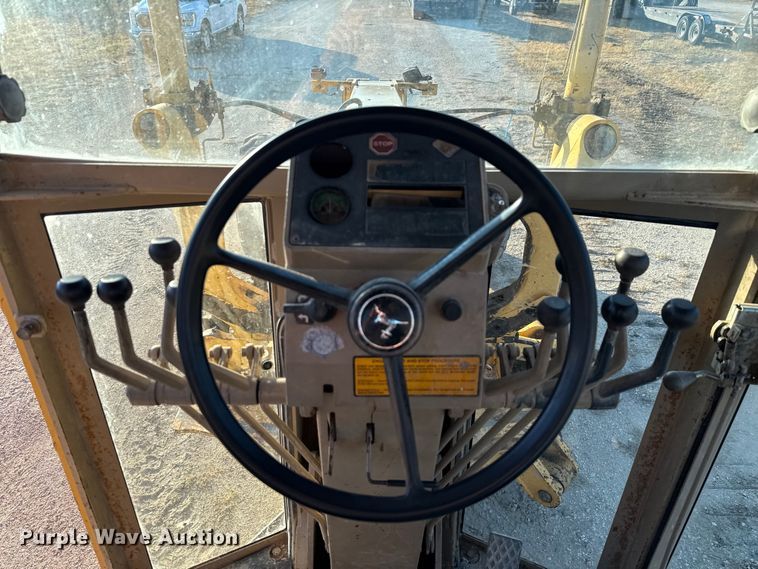 image for item ED5859 1995 John Deere 670B motor grader