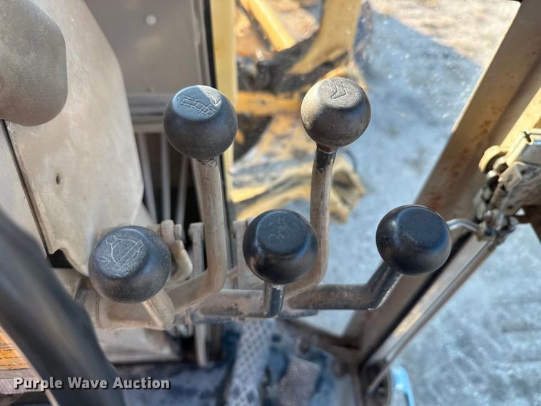 image for item ED5859 1995 John Deere 670B motor grader