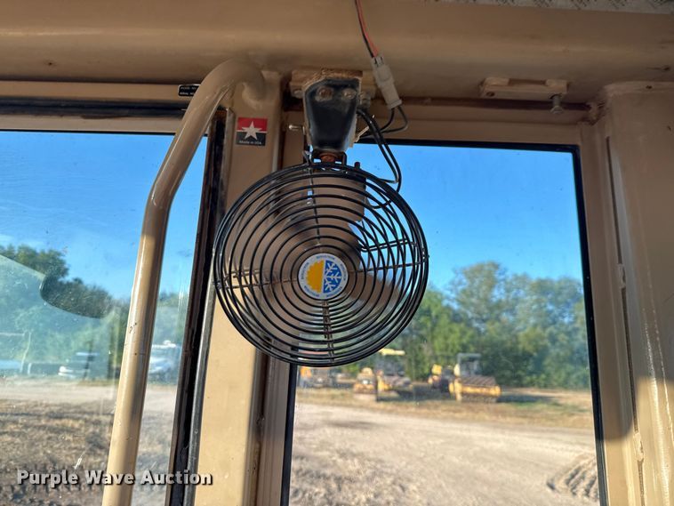 image for item ED5859 1995 John Deere 670B motor grader