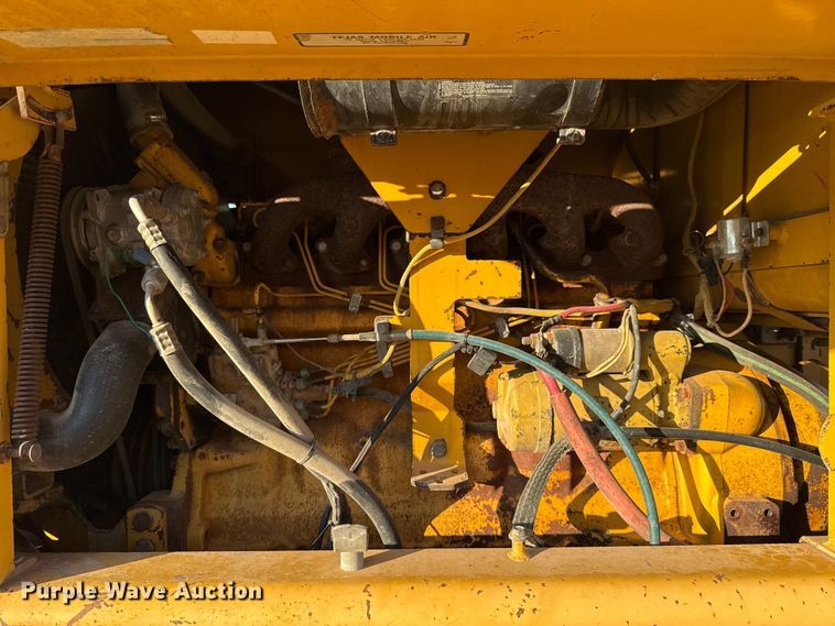 image for item ED5859 1995 John Deere 670B motor grader