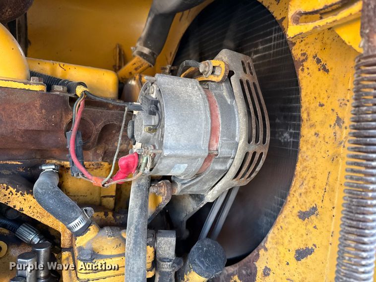 image for item ED5859 1995 John Deere 670B motor grader