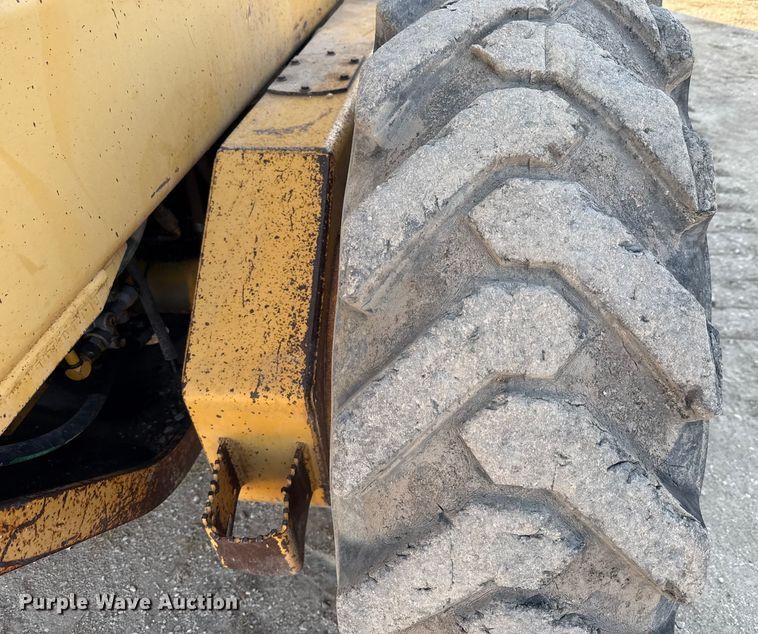 image for item ED5859 1995 John Deere 670B motor grader