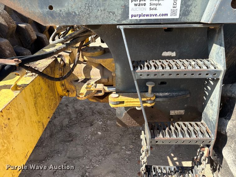 image for item ED5860 1999 Bomag BW 213 PDH single drum vibratory roller