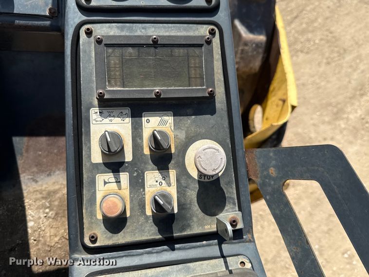 image for item ED5860 1999 Bomag BW 213 PDH single drum vibratory roller