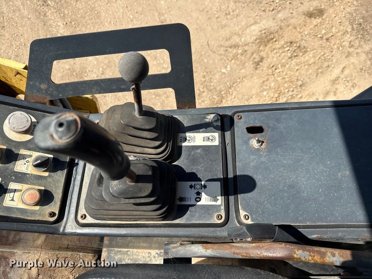 image for item ED5860 1999 Bomag BW 213 PDH single drum vibratory roller