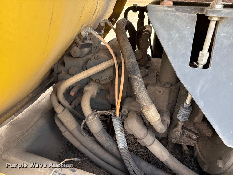 image for item ED5860 1999 Bomag BW 213 PDH single drum vibratory roller