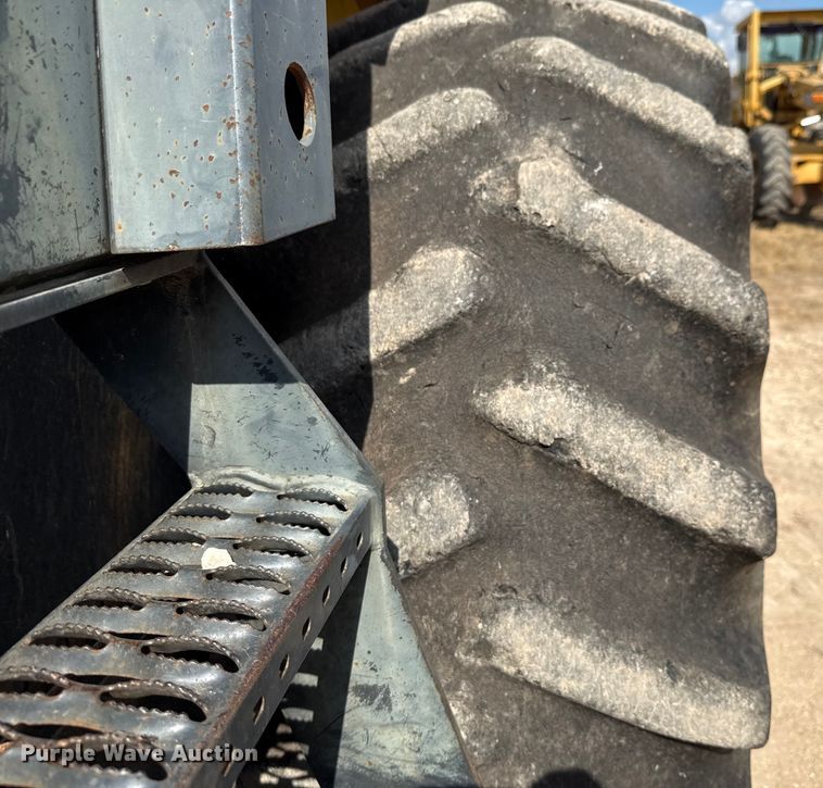 image for item ED5860 1999 Bomag BW 213 PDH single drum vibratory roller