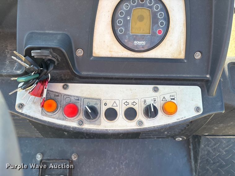 image for item ED5863 Bomag BW177DH-40 single drum vibratory roller