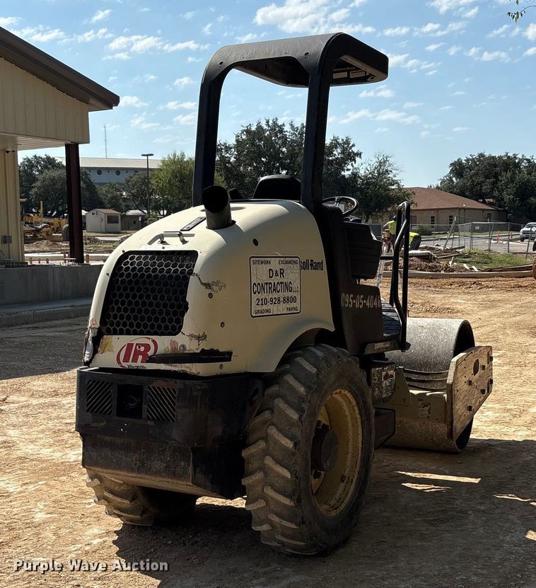 COMPACTADOR 2004 INGERSOLL RAND SD45D