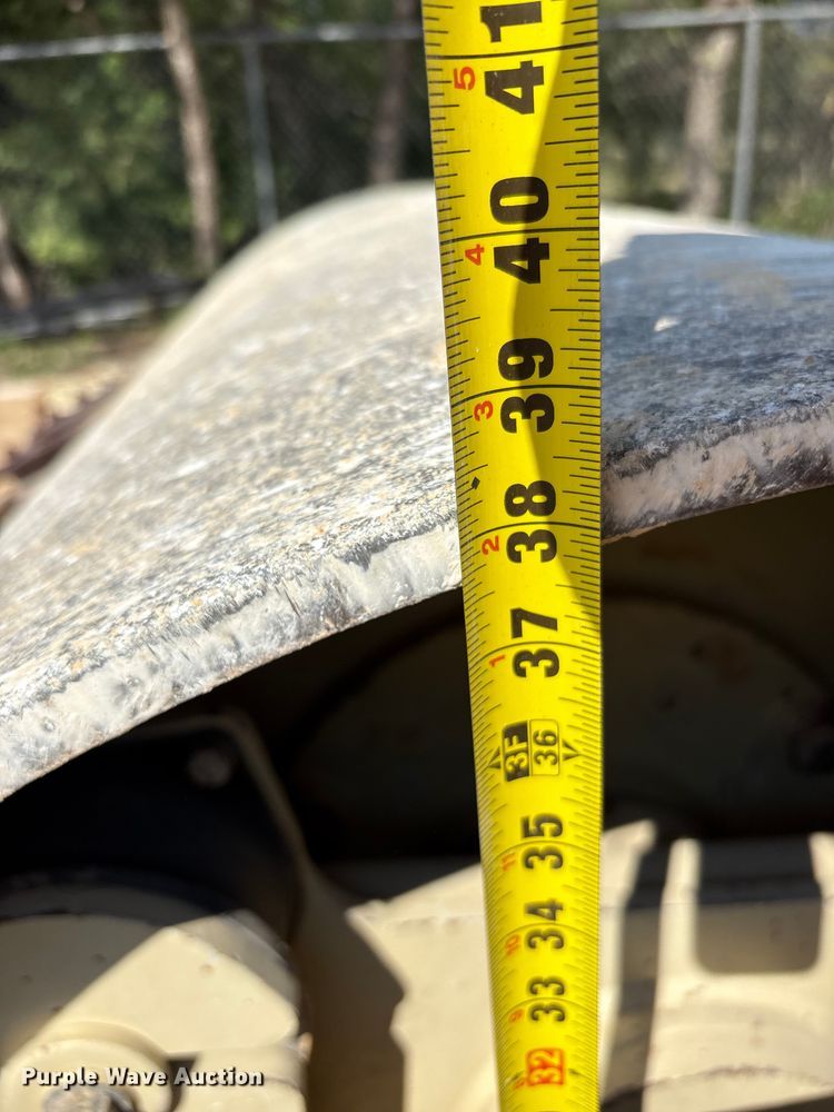 image for item ED5864 2004 Ingersoll Rand SD-45D single drum vibratory roller