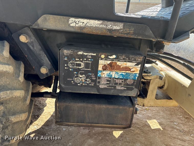 image for item ED5864 2004 Ingersoll Rand SD-45D single drum vibratory roller