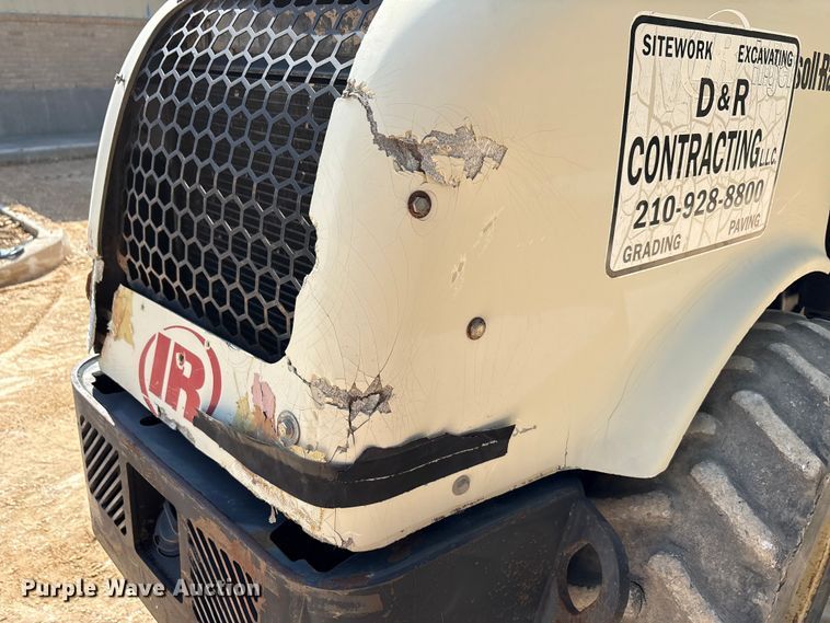 image for item ED5864 2004 Ingersoll Rand SD-45D single drum vibratory roller