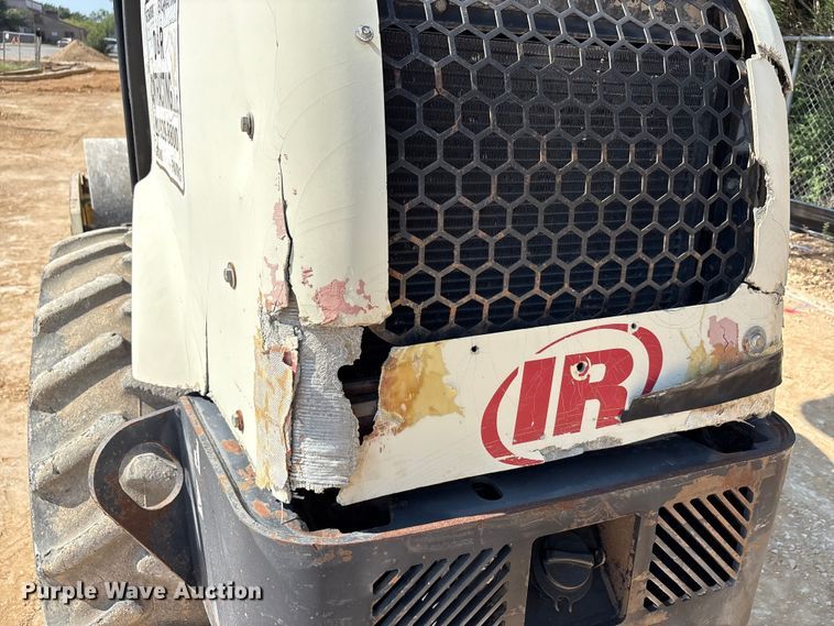 image for item ED5864 2004 Ingersoll Rand SD-45D single drum vibratory roller