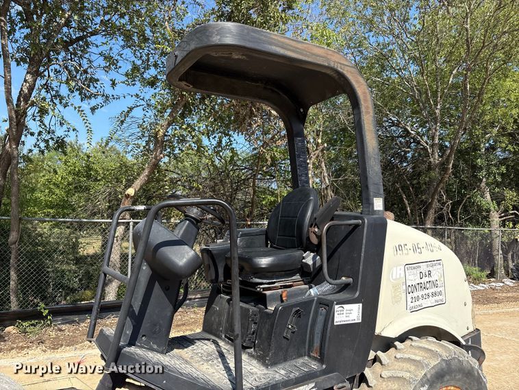 image for item ED5864 2004 Ingersoll Rand SD-45D single drum vibratory roller