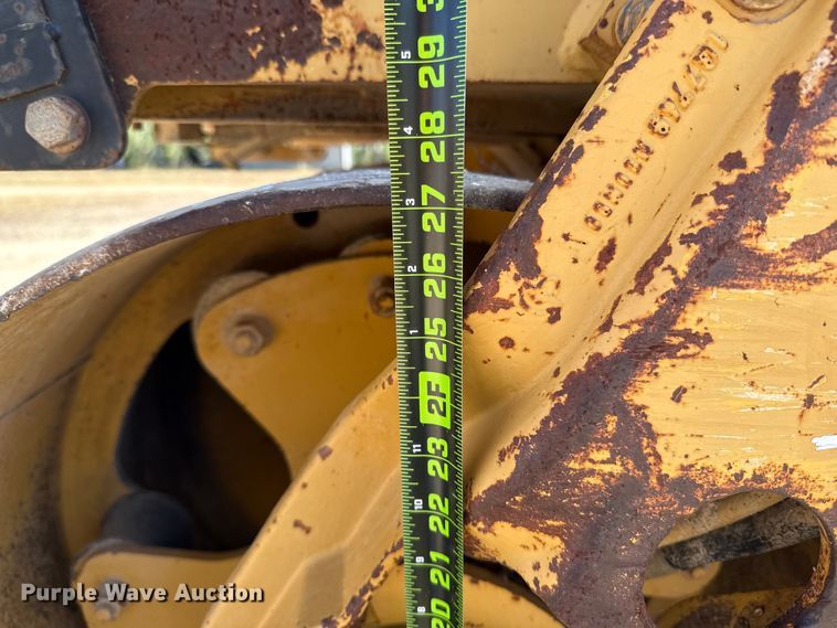 image for item ED5865 1999 Caterpillar CB-224C double drum vibratory roller