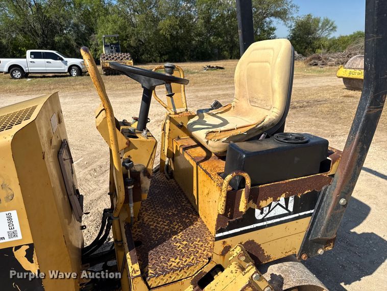 image for item ED5865 1999 Caterpillar CB-224C double drum vibratory roller