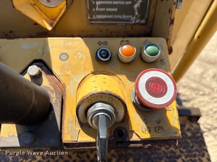 image for item ED5865 1999 Caterpillar CB-224C double drum vibratory roller