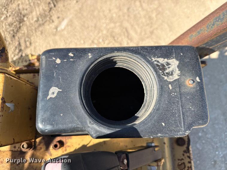 image for item ED5865 1999 Caterpillar CB-224C double drum vibratory roller